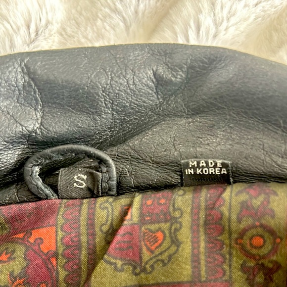 Vintage Black Leather Jacket - Picture 3 of 8